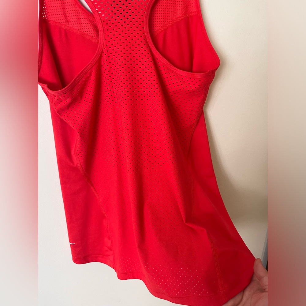 Nike Tank - Picture 3 of 3